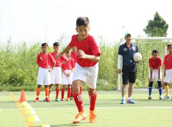 Thần đồng bóng đá Việt Nam sẵn sàng cống hiến đội tuyển
