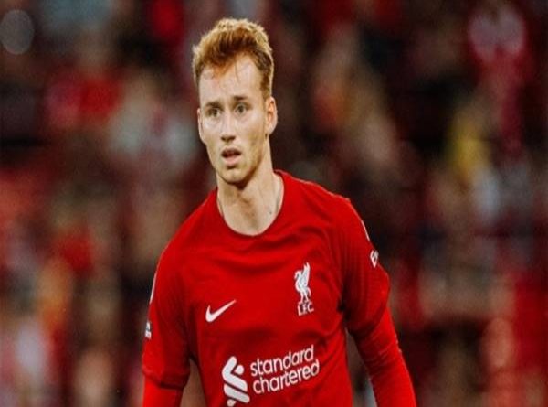 Chuyển nhượng BĐ Anh 23/8: Liverpool bán đứt Van den Berg