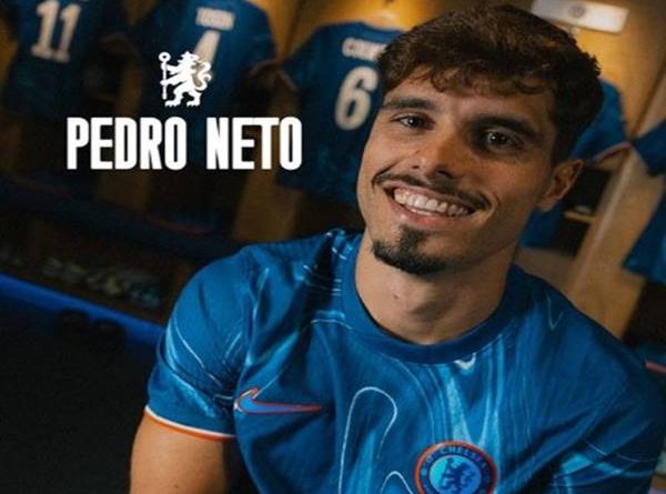 Chelsea công bố 'bom tấn' Pedro Neto từ Wolves