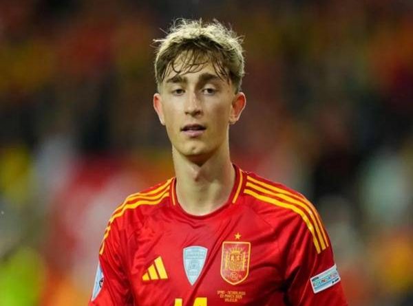 Chuyển nhượng Chelsea: Cuộc đua giành chữ ký của Dean Huijsen