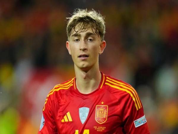 Chuyển nhượng Chelsea: Cuộc đua giành chữ ký của Dean Huijsen