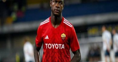 Chuyển nhượng Arsenal: Cân nhắc chiêu mộ Evan Ndicka