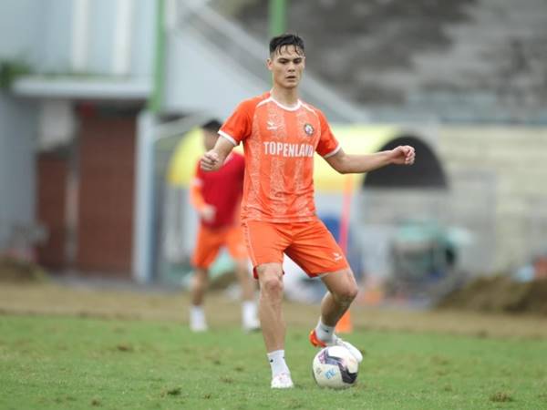 Sự nghiệp bóng đá của Adriano Schmidt