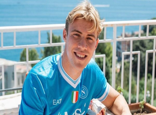 Tin Napoli: Và sứ mệnh hồi sinh Rasmus Hojlund