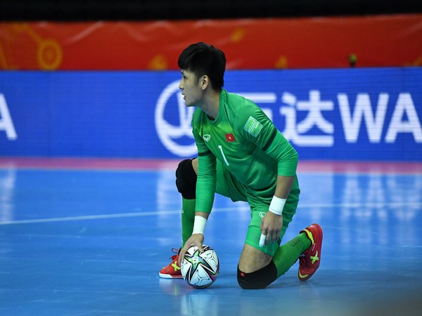 Thủ môn futsal Hồ Văn Ý “người truyền lửa”
