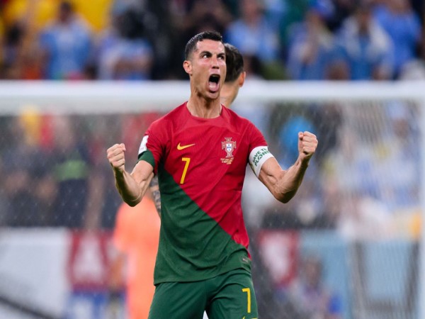 Những kiểu Ronaldo ăn mừng đặc trưng