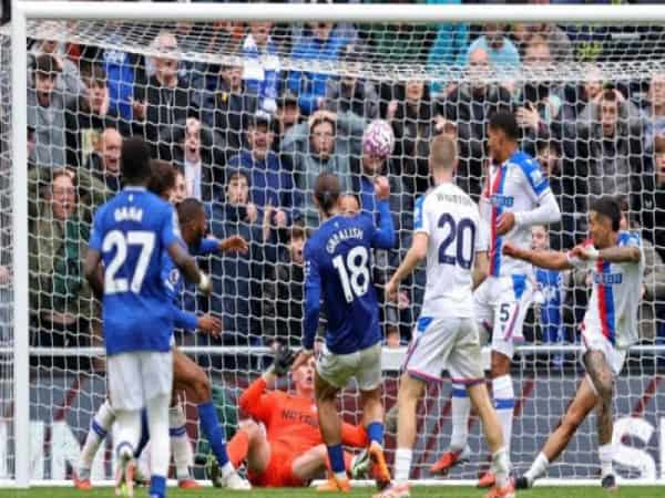 Tin BĐ: Jack Grealish kết thúc chuỗi bất bại của Crystal Palace