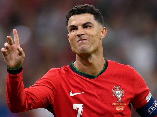 Cầu thủ mang áo số 7 vĩ đại nhất