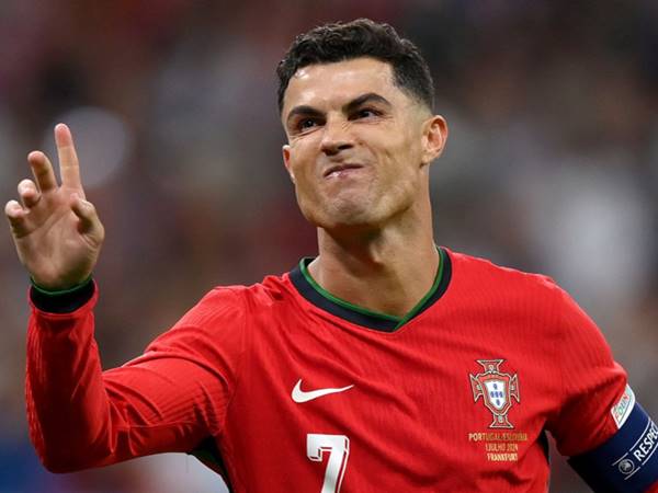 Cầu thủ mang áo số 7 vĩ đại nhất