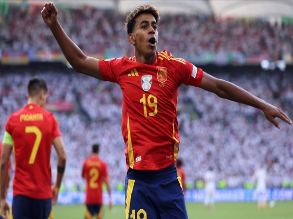 Ranh giới mong manh giữa ghi nhận và kỳ vọng Ranh giới mong manh giữa ghi nhận và kỳ vọng