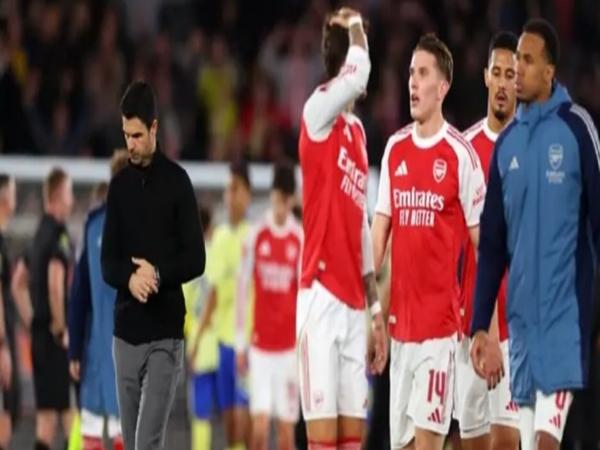 Arteta cần một hậu vệ trái thuần túy