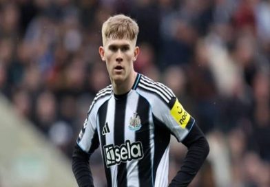 Tin chuyển nhượng: Arsenal tranh mua Lewis Hall với Man City