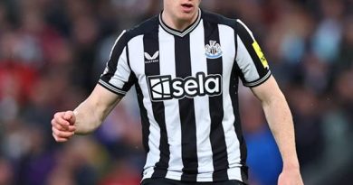 Chuyển nhượng MU: MU tăng tốc chiêu mộ Elliot Anderson