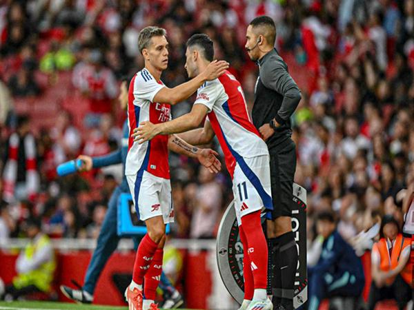 Chuyển nhượng Arsenal: Nâng cấp hàng công với 2 bom tấn?