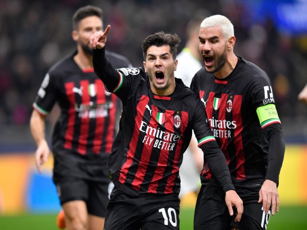 Đội hình huyền thoại của AC Milan trên hàng công