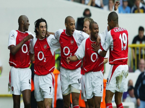 Sơ đồ đội hình Arsenal 2004 và chiến thuật làm nên lịch sử Sơ đồ đội hình Arsenal 2004 và chiến thuật làm nên lịch sử